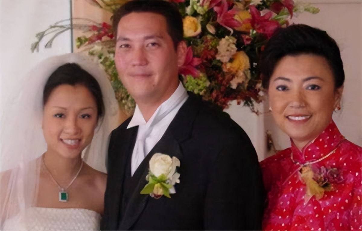 蒋友松参观黄埔军校时说：我家吃饭还这样不朽情缘游戏入口长相酷似蒋介石的曾孙(图5)