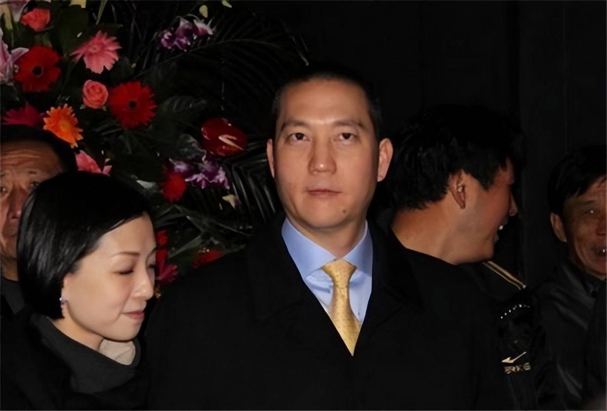 蒋友松参观黄埔军校时说：我家吃饭还这样不朽情缘游戏入口长相酷似蒋介石的曾孙(图8)