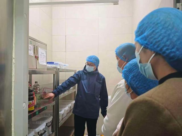 外国语学校举行“家长陪餐月”活动mg不朽情缘游戏试玩郑州市扶轮(图3)